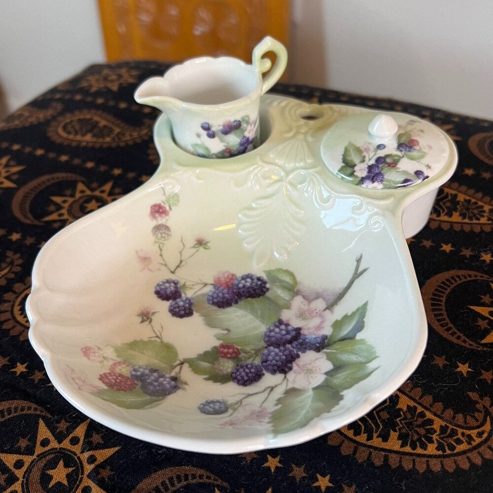 Lois White CreARTive Treasures Blackberry & Blossoms Miniature Tea Serving Dish - Picture 2 of 16